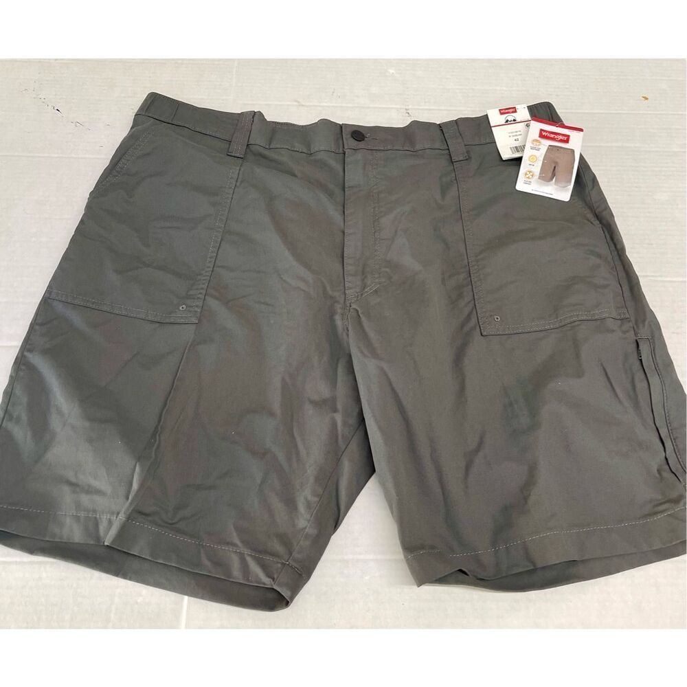 BRAND NEW MEN'S WRANGLER FLEX WAIST / BELT LOOPED GREY RELAXED FIT SHORTS 42 A25
